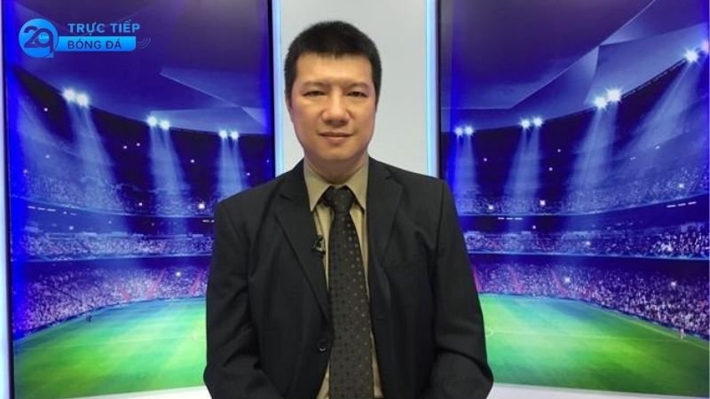 Khám Phá Thế Giới Của Bình Luận Viên Bóng Đá 2qlive Việt Nam 4 Vai Trò Của Bình Luận Viên Bóng Đá Trong Thể Thao